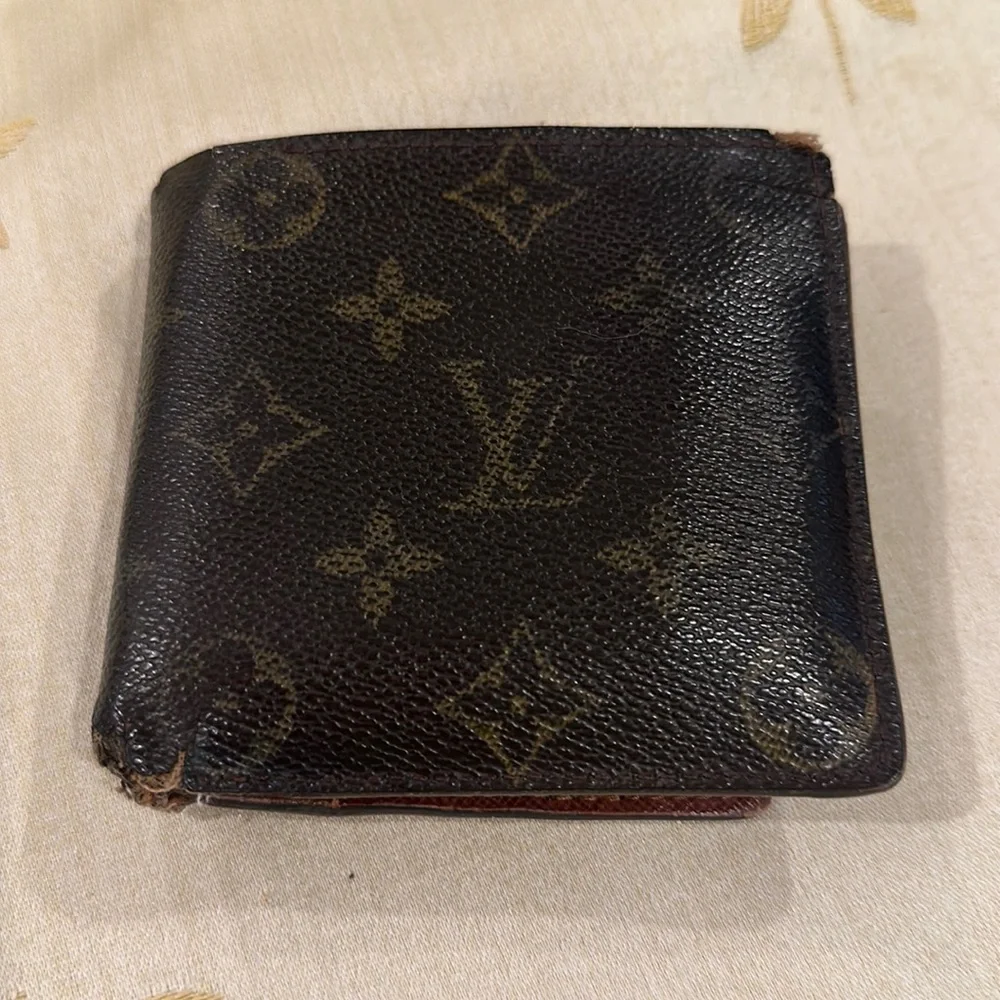 Louis Vuitton / LV Vintage Brown Monogram Logo Bifold Wallet w/ Coin Compartment